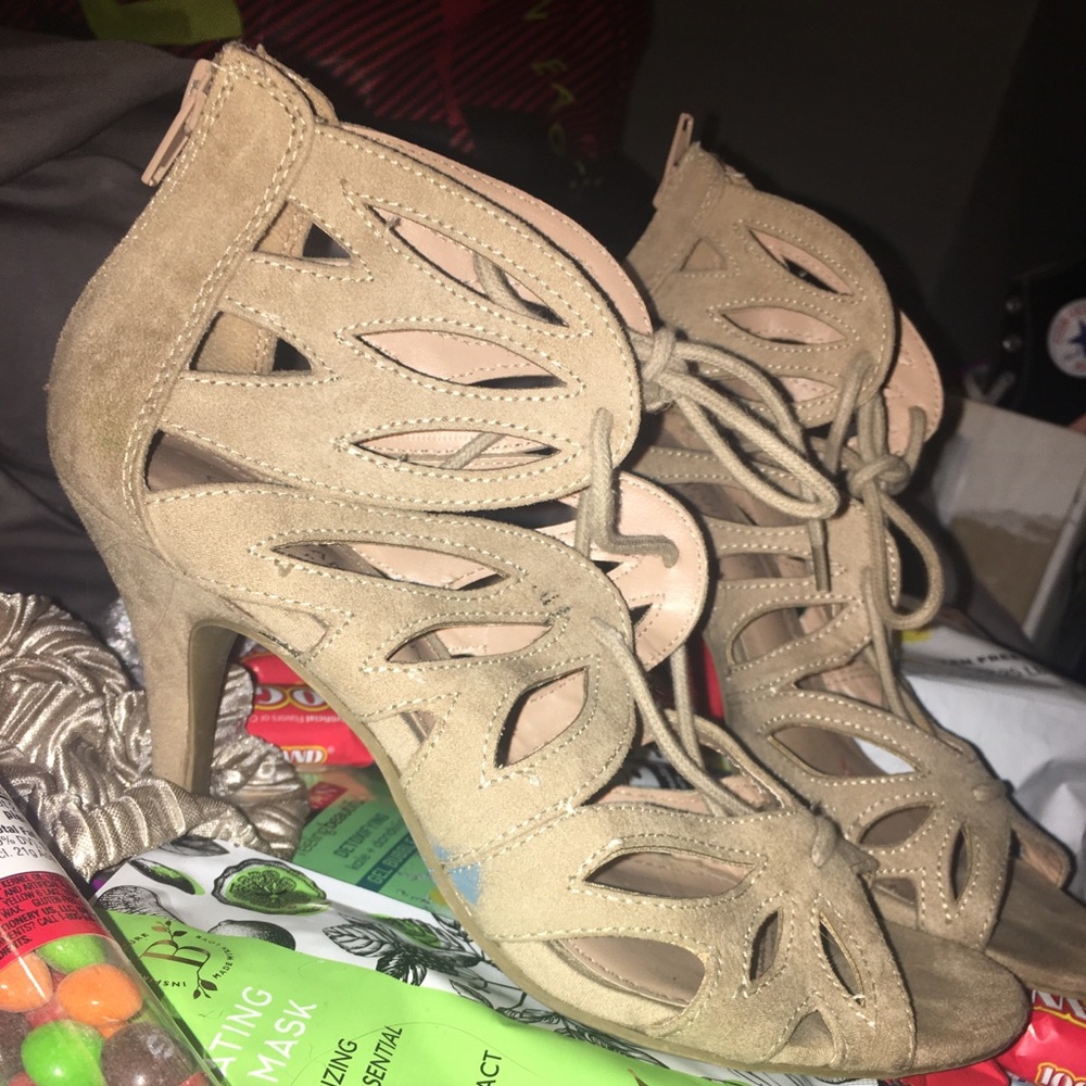 lace up high heel shoes